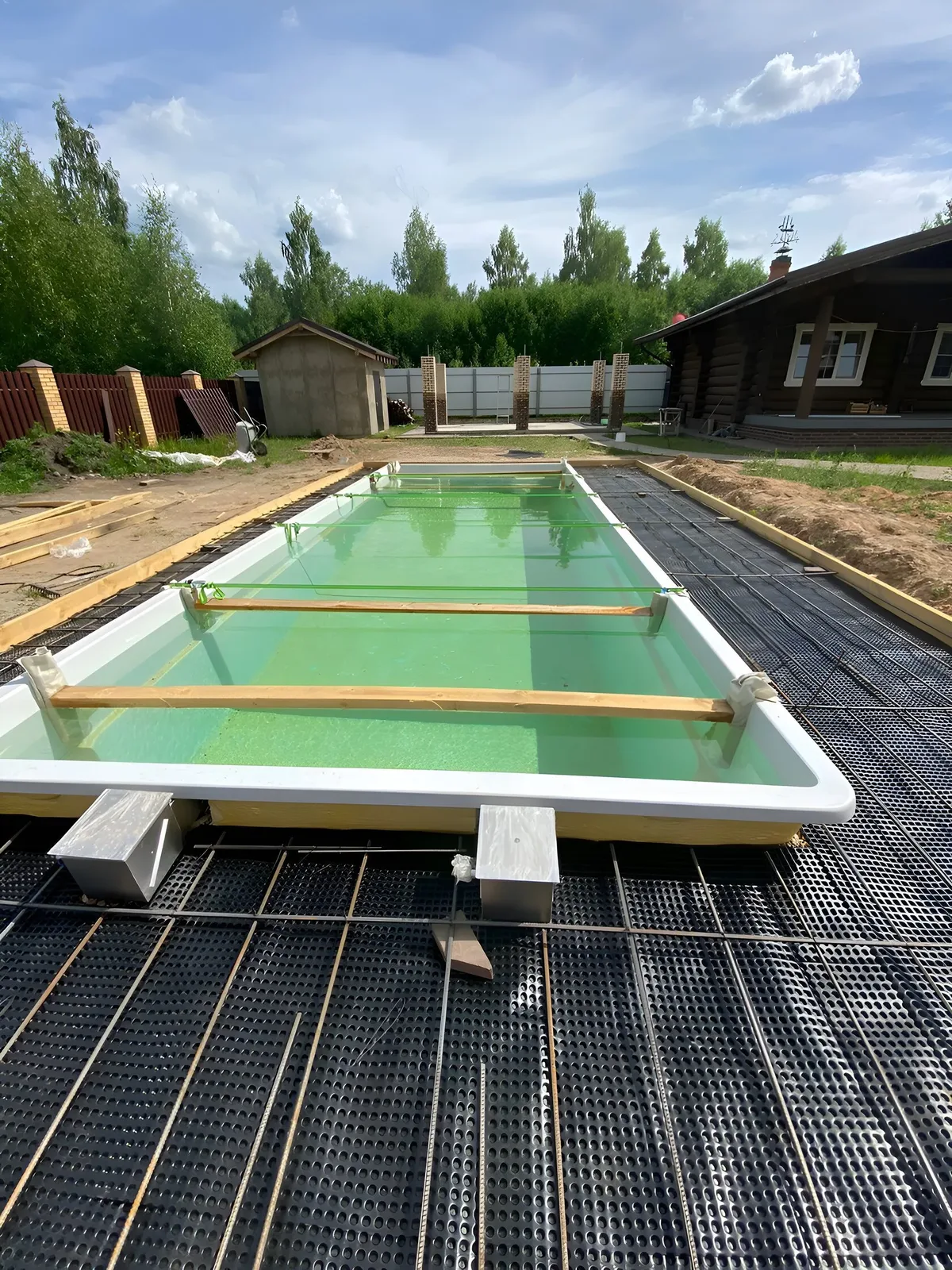 Laguna 9 — вечернее освещение в Туле